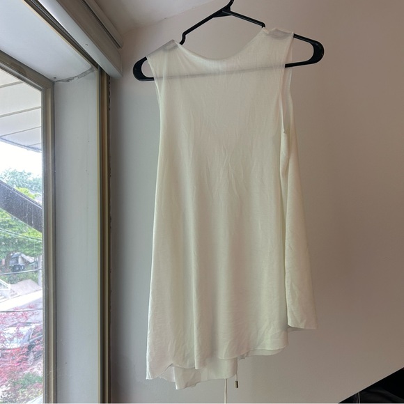 Flowy white Zara tank with tie - Picture 2 of 2